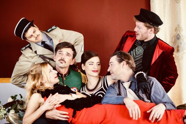 2025-11.09 Ganz Paris träumt von der Liebe, © Nici Kanari 2025-11.09 Ganz Paris träumt von der Liebe, © Nici Kanari