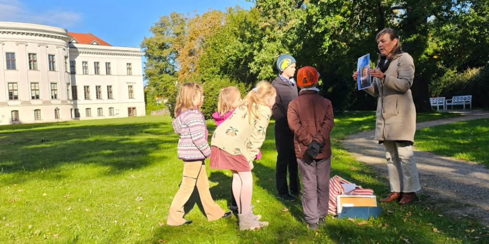Familienführung mit Kindern, © https://doberan-heiligendamm.de Familienführung mit Kindern, © https://doberan-heiligendamm.de