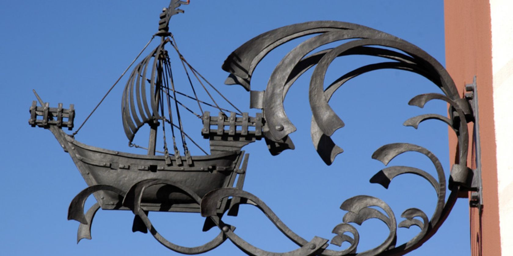 Kogge an der „Kogge“, © Geschichtswerkstatt Rostock e.V. Kogge an der „Kogge“, © Geschichtswerkstatt Rostock e.V.