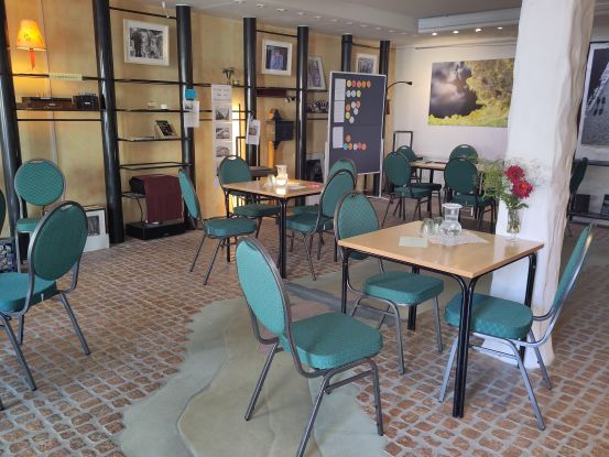 WerkHaus_Schulstr-6_Innen_Treffpunkt-Bestuhlung_2, © WerkHausWaren e.V. WerkHaus_Schulstr-6_Innen_Treffpunkt-Bestuhlung_2, © WerkHausWaren e.V.