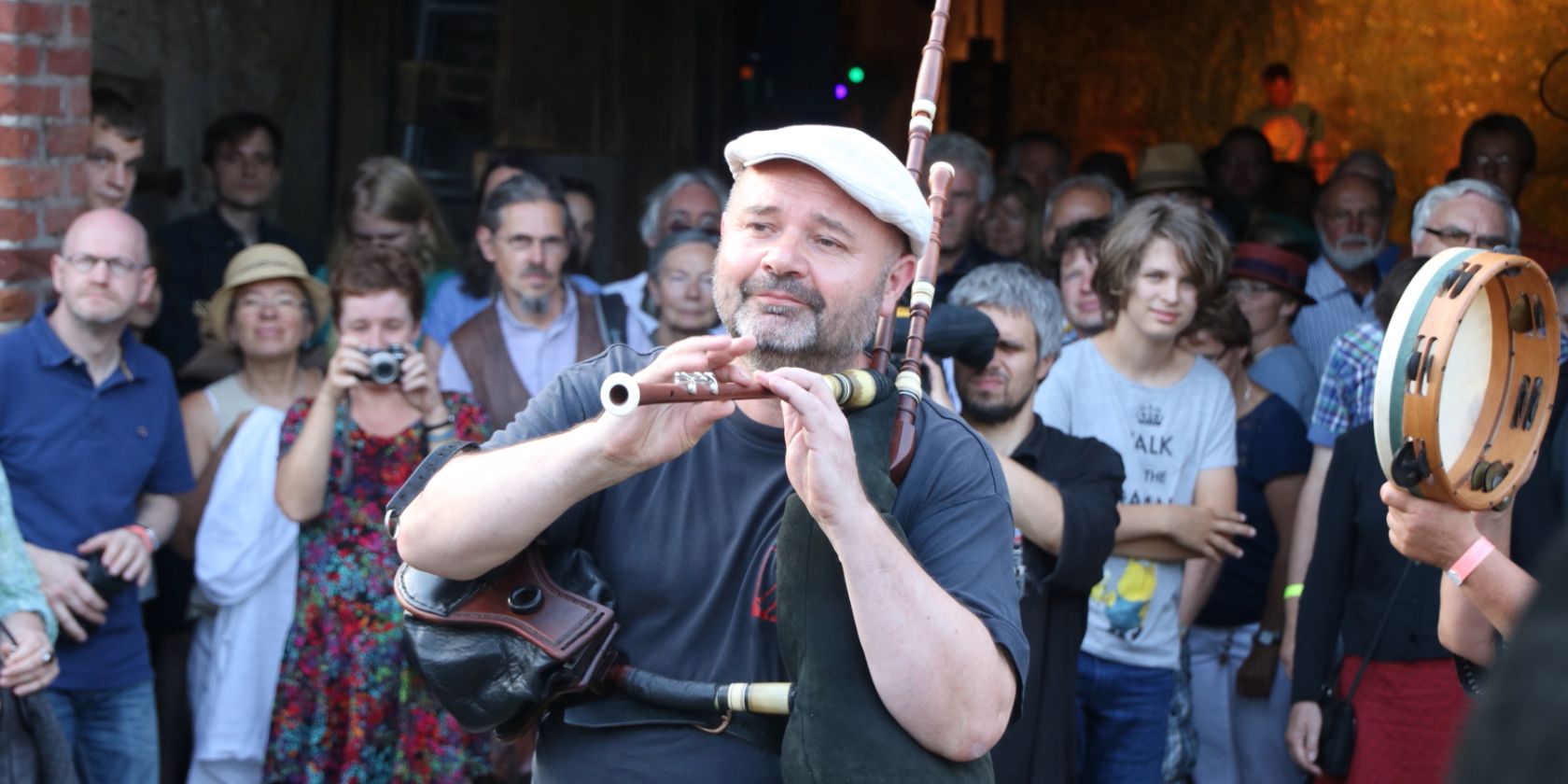 musikalisch, wissenschaftlich, charismatisch, humorvoll. Folgen Sie Ralf Gehler bei einem unterhaltsamen Wandelkonzert!, © Fred-Ingo Pahl musikalisch, wissenschaftlich, charismatisch, humorvoll. Folgen Sie Ralf Gehler bei einem unterhaltsamen Wandelkonzert!, © Fred-Ingo Pahl