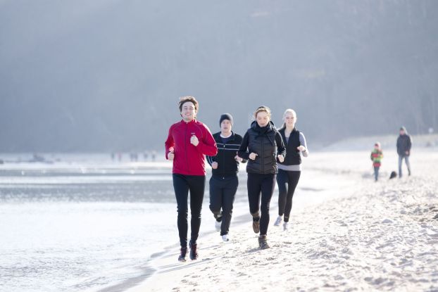 Silvesterlauf (c)Martin Stoever, © Kurverwaltung Goehren / Martin Stoever Silvesterlauf (c)Martin Stoever, © Kurverwaltung Goehren / Martin Stoever