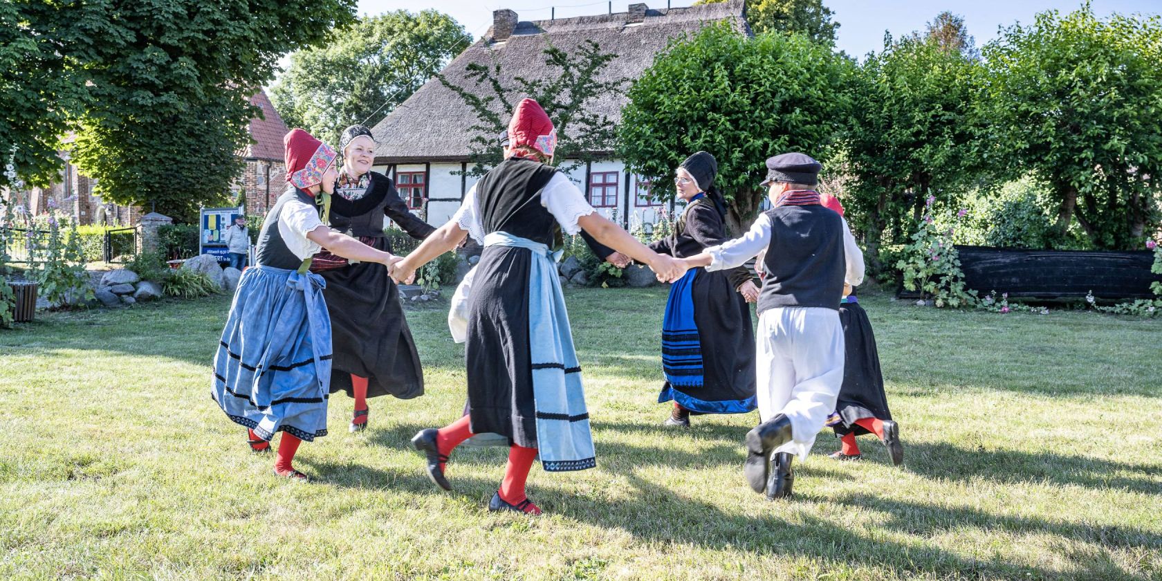 Mönchguter Trachtengruppe, © Lars Wehrmann Mönchguter Trachtengruppe, © Lars Wehrmann