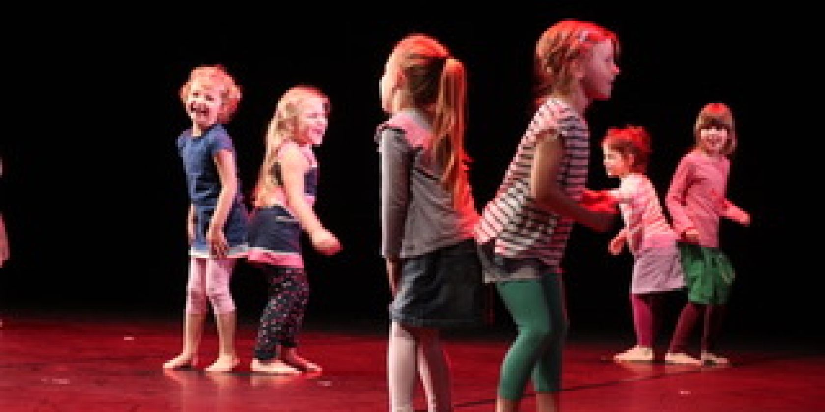 Kindertanz, © Jugendkunstschule Vorpommern-Rügen e.V. Kindertanz, © Jugendkunstschule Vorpommern-Rügen e.V.