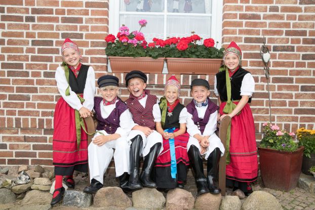 Folklore im Spiegel (c) Martin Stoever, © Kurverwaltung Goehren / Martin Stoever Folklore im Spiegel (c) Martin Stoever, © Kurverwaltung Goehren / Martin Stoever