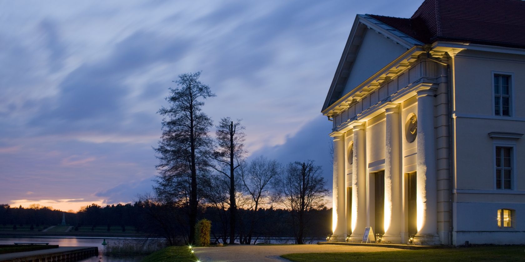 Schosstheater Rheinsberg am Abend (c) Michael Haddenhorst, © Schosstheater Rheinsberg am Abend (c) Michael Haddenhorst Schosstheater Rheinsberg am Abend (c) Michael Haddenhorst, © Schosstheater Rheinsberg am Abend (c) Michael Haddenhorst