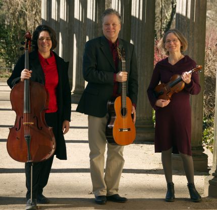 Friederike Templin - violin, Emilia Garcés - violoncello and Michael Kornmacher - guitar, © Musiker Friederike Templin - violin, Emilia Garcés - violoncello and Michael Kornmacher - guitar, © Musiker
