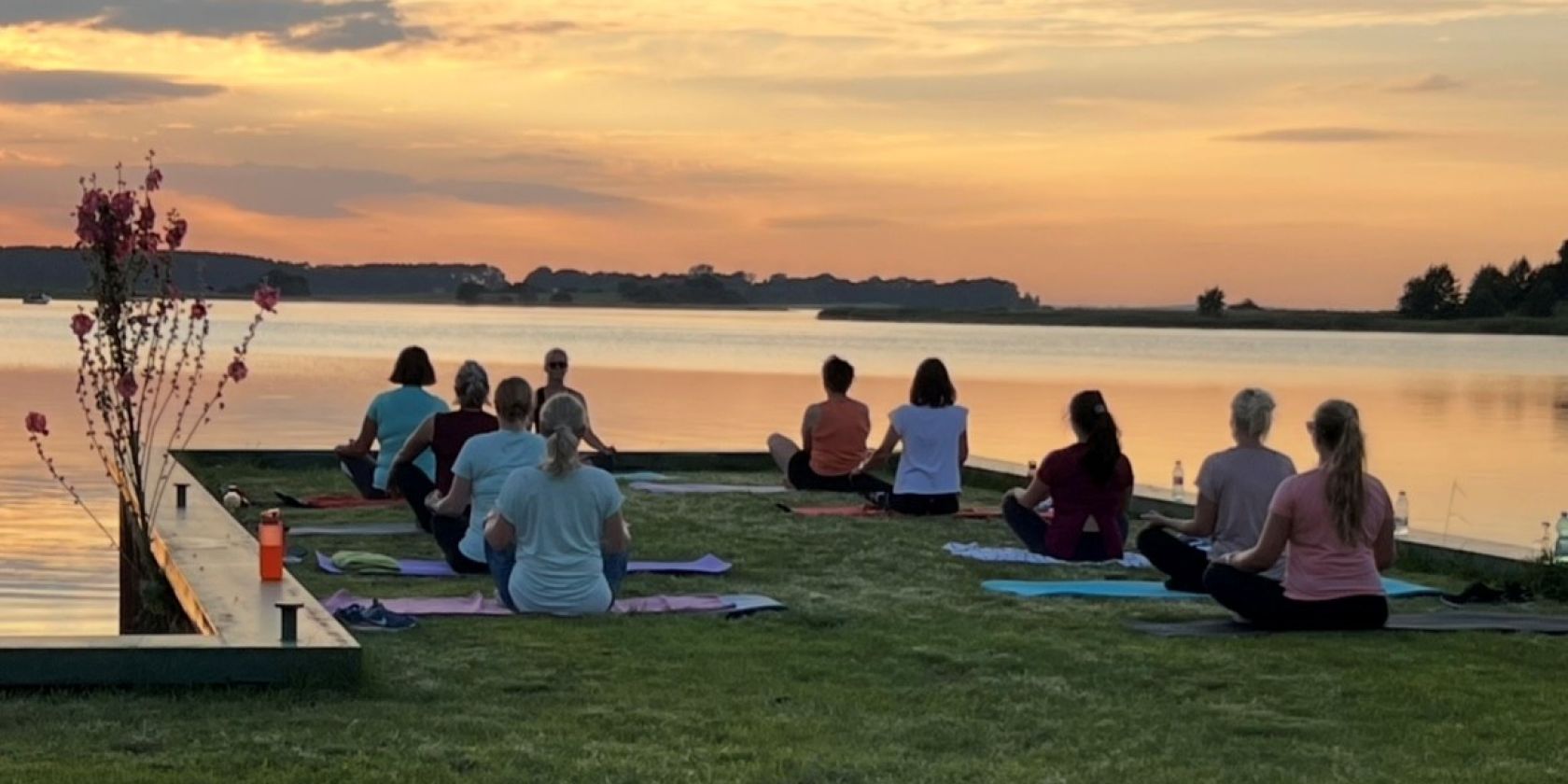 Yoga (Yinyasa), © Yoga.jpg Yoga (Yinyasa), © Yoga.jpg