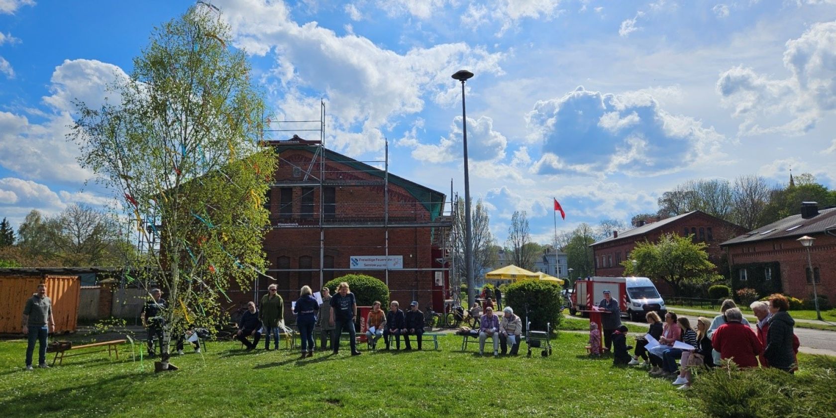 Maibaumschm&uuml;cken Semlow, &copy; Gemeinde Semlow F&ouml;rderverein Feuerwehr Semlow e. V.