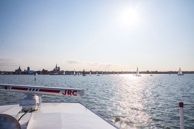 Stralsunder Mittwochsregatta mit Hafenrundfahrt, &copy; Wei&szlig;e Flotte GmbH