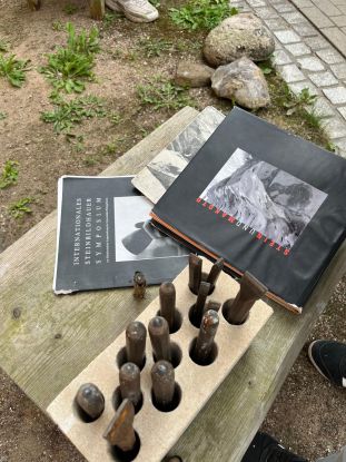 Workshop "Bearbeitung von Findlingen", &copy; Karin Rzehorz - Kunsthaus L&uuml;bz
