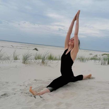 Ashtanga yoga (creative) for a relaxed end to the week, &copy; Annemartin