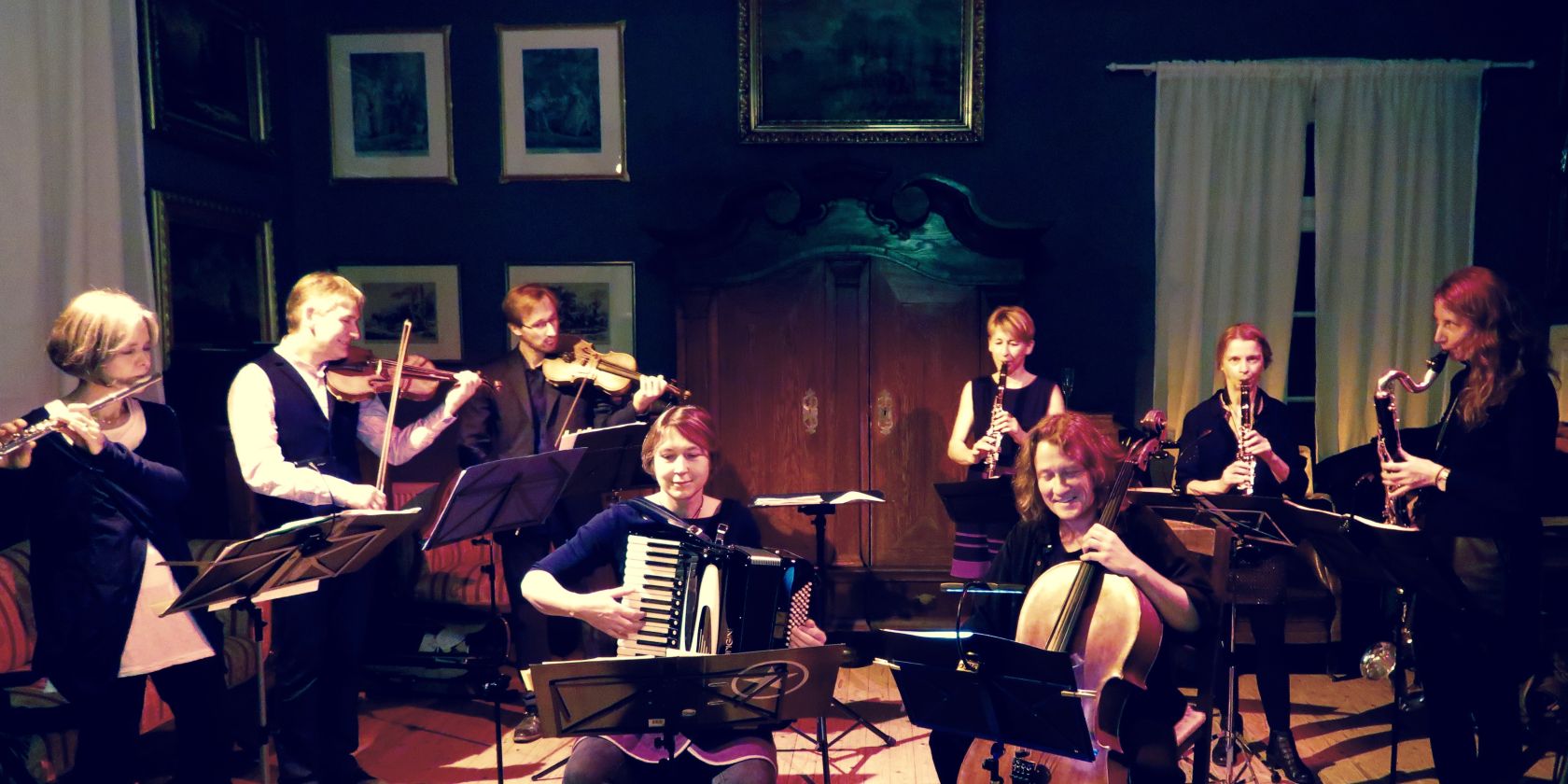MessierusDames Ensemble, &copy; Dana Falk