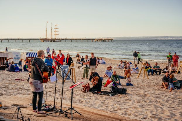 Barfußkonzert Binz: SCOTT HILDEBRAND, © Binzer Bucht Tourismus