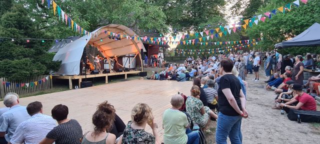 Windros-Festival - Trad-, Folk-, Weltmusik im idyllischen Museumsdorf Mueß, © Fred-Ingo Pahl
