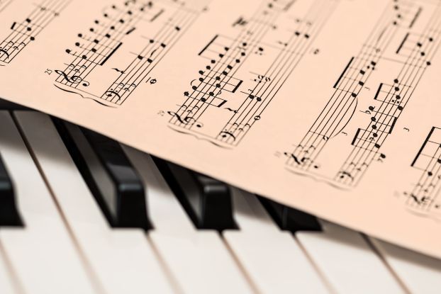 Kleiner Klaviernachmittag mit Hits von Roland Kaiser, &copy; Klavier Steve Buissinne from Pixabay.jpg
