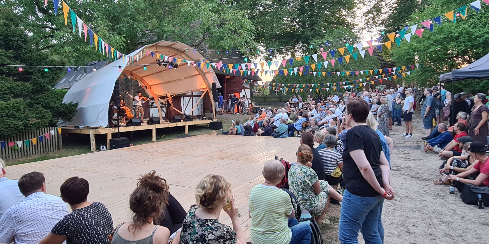 Windros-Festival - traditionelle Musik, Weltmusik und Tanz im idyllischen Museumsdorf Mue&szlig;, &copy; Fred-Ingo Pahl