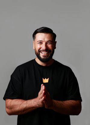 C&uuml;neyt Akan - DRAMA KING, &copy; C&uuml;neyt Akan