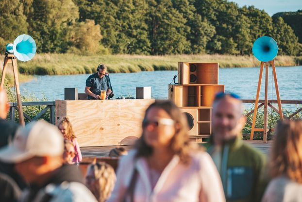 Schmachter Lounge: Earney · Frau Mü, © Binzer Bucht Tourismus