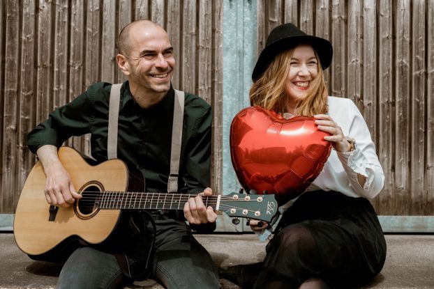 »Lametta Last Minute« - Humor, Musik & mehr · BLAUER MITTWOCH, © Akka Olthoff