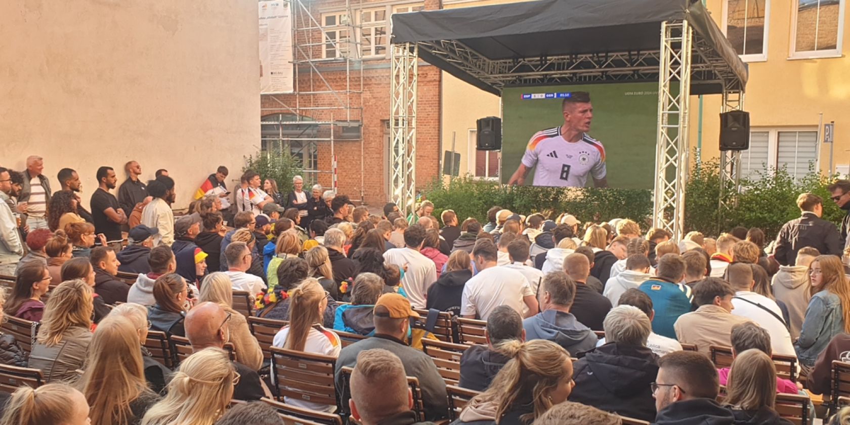 Public Viewing Schnick 100 x 70, &copy; Thomas Hensel
