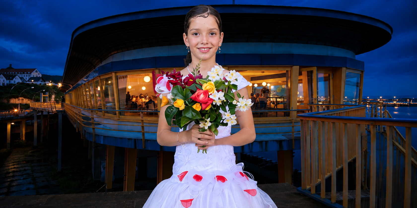 Florentine Fritsch vor dem Glasbahnhof, &copy; Vanessa Schade