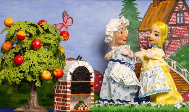 Frau Holle, &copy; U.Hacker