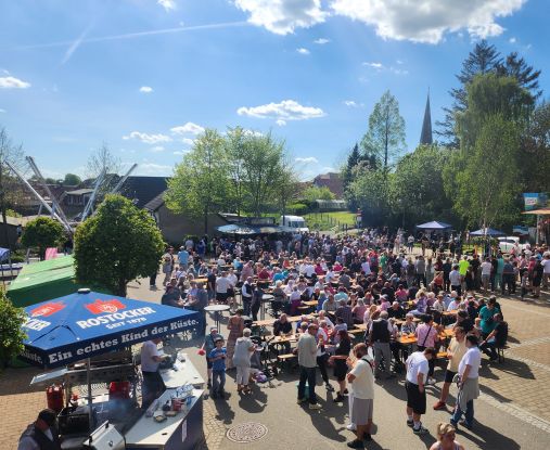 Maibaumfest 1, &copy; Stadt Kr&ouml;pelin