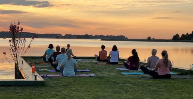 Yoga (Yinyasa), &copy; Yoga.jpg