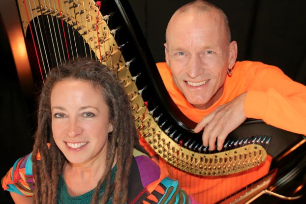 Die BAND mit der HARFE, &copy; Band_mit_Harfe_Jeanine_Vahldiek_Foto_fuer_VA_erh_250625.jpg