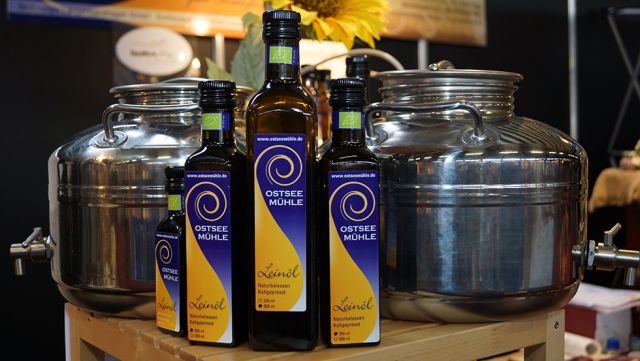 Linseed_oil_from_the_Ostseemühle_health_pur, © Sabine Zaepernick