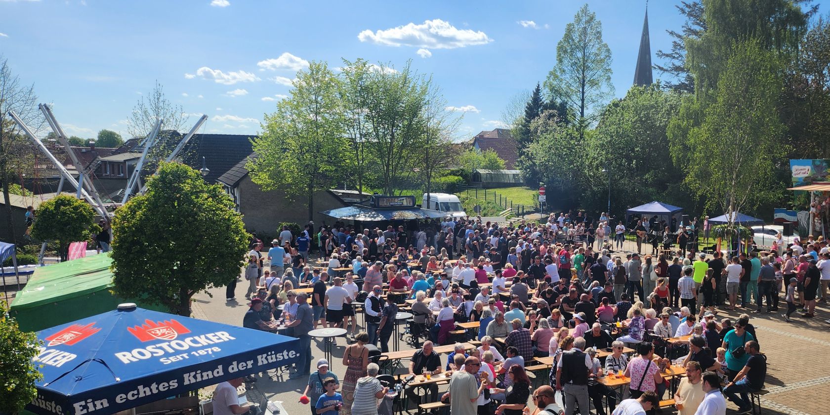 Maibaumfest 1, &copy; Stadt Kr&ouml;pelin