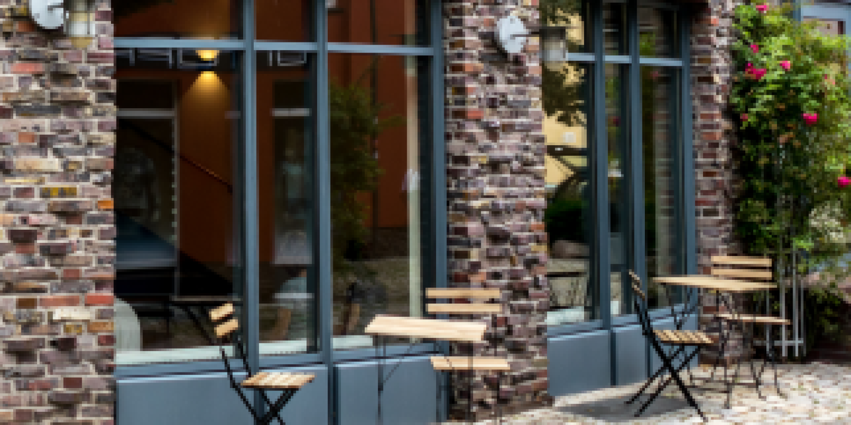 MOVA PLACE - Yoga & Co. Studio, &copy; MOVA PLACE - Yoga & Co. Studio