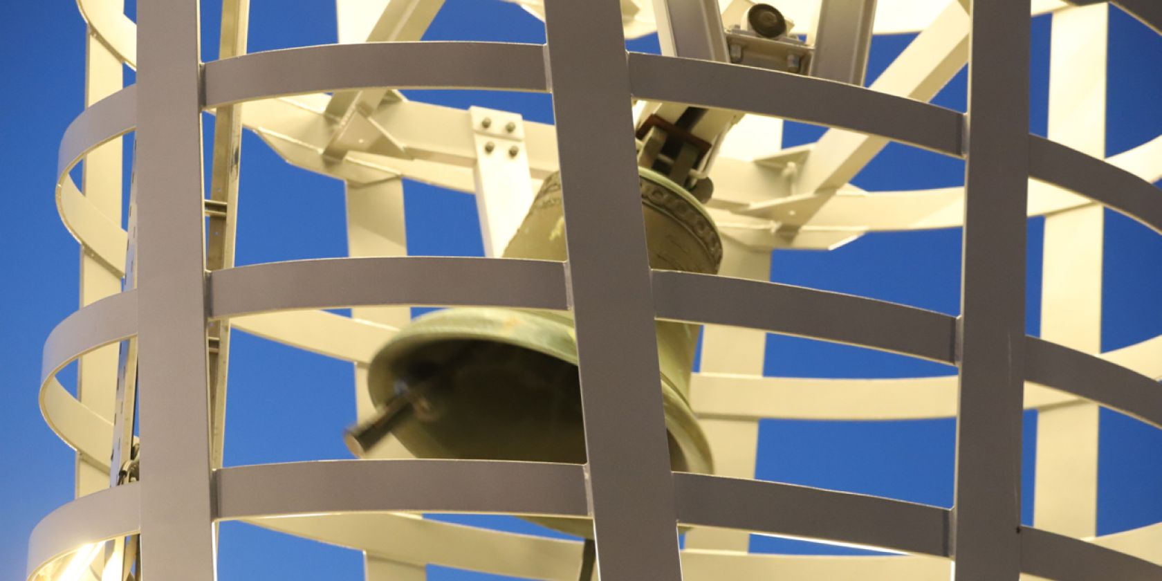 Die Glocken der versunkenen Stadt Vineta erklingen, &copy; Henry B&ouml;hm - Glocken Koserow Seebr&uuml;cke.jpg