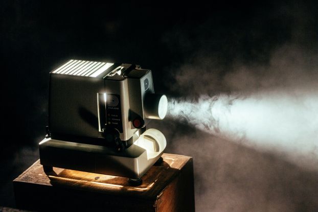 Symbolfoto / Kino im Haus des Gastes Graal-M&uuml;ritz, &copy; Foto von Jeremy Yap auf Unsplash