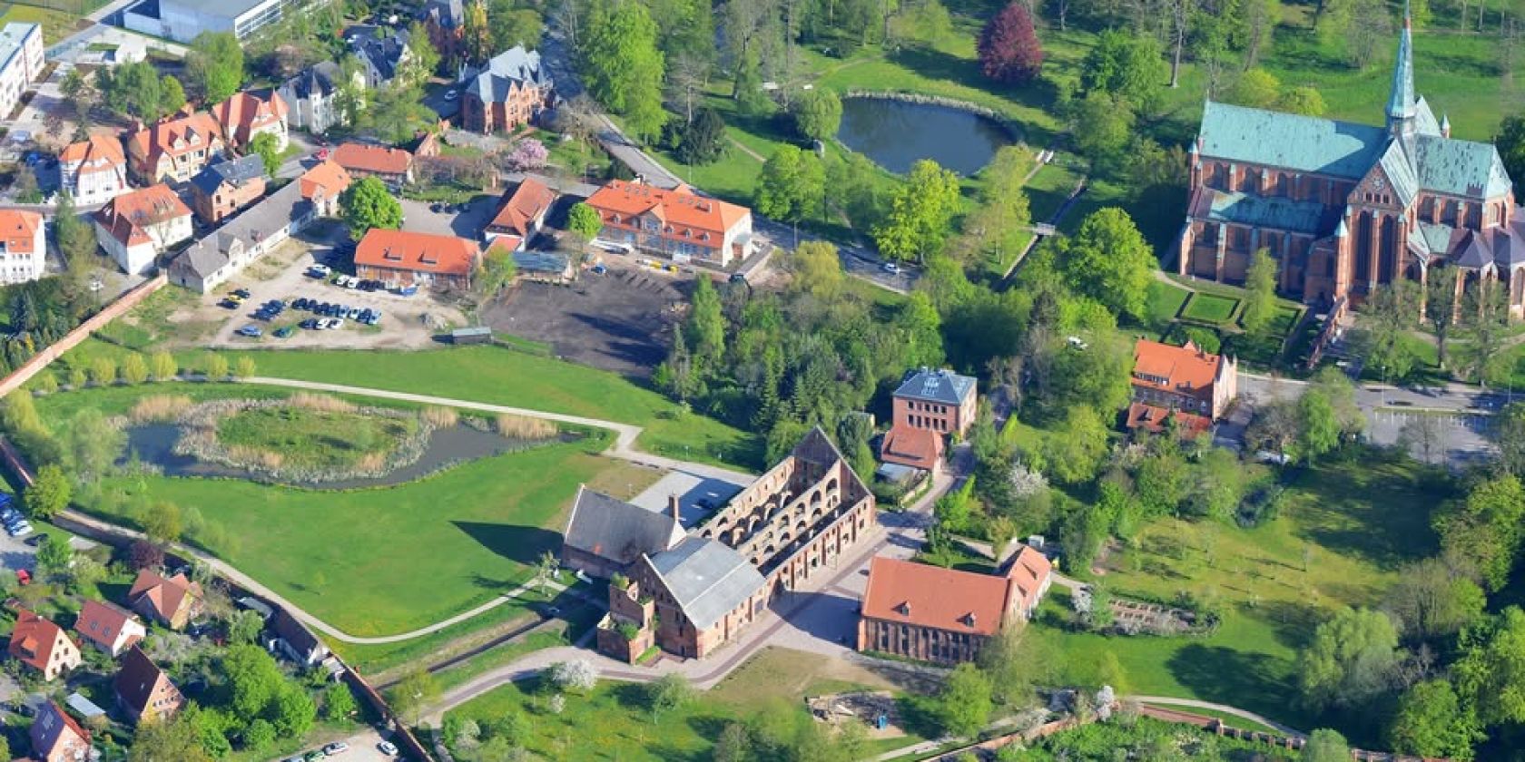 Kloster Doberan von oben (M. Sander), &copy; https://doberan-heiligendamm.de