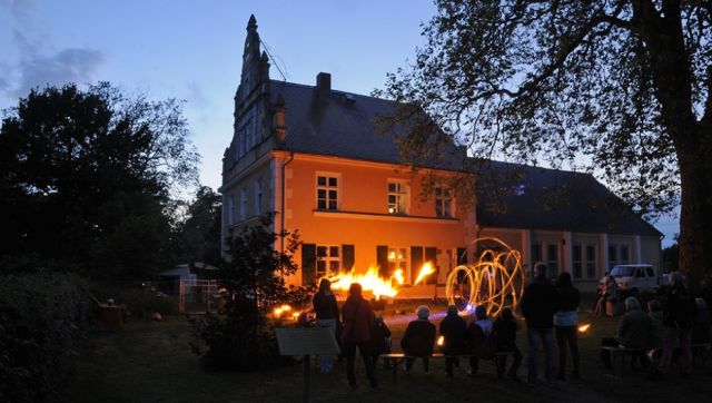 Zur MittsommerRemise im Gutshaus Behrenshagen, &copy; Britta Siebenb&uuml;rgen